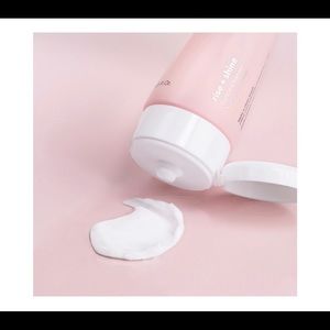 🎀2/20🎀 15 ML Saturday Skin Rise + Shine Face Cleanser Mini
